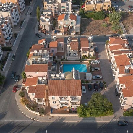 Limnos Gardens Apartment Paphos Exterior foto