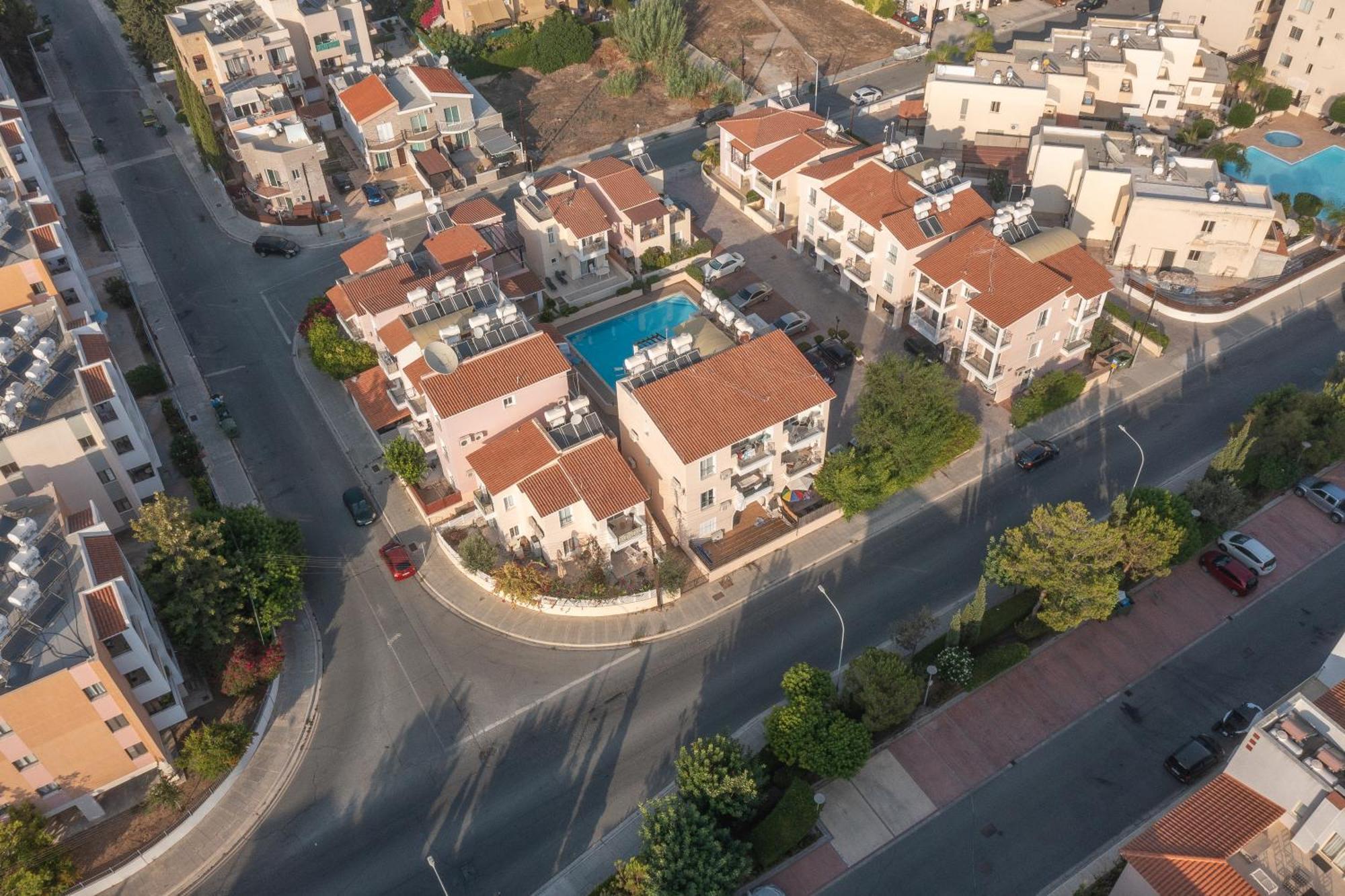 Limnos Gardens Apartment Paphos Exterior foto